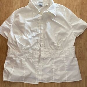 Preowned women’s White Short Sleeve Button-Up Blouse 3 X